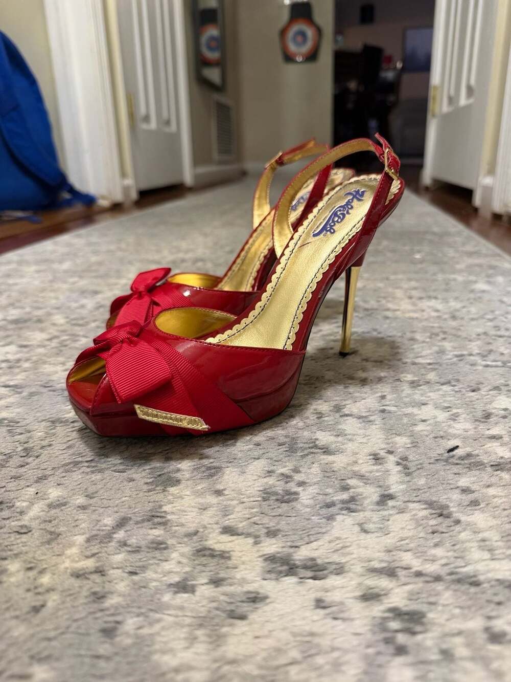 Hale Bob Slingback sexy statement vixen Heels Size 8M Red Bow Gold Stiletto